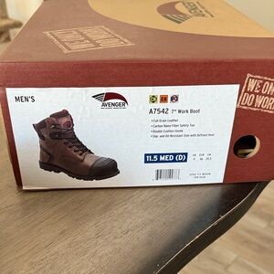 NEW Avenger Men's Dark Brown Safety Boots size 11.5.
